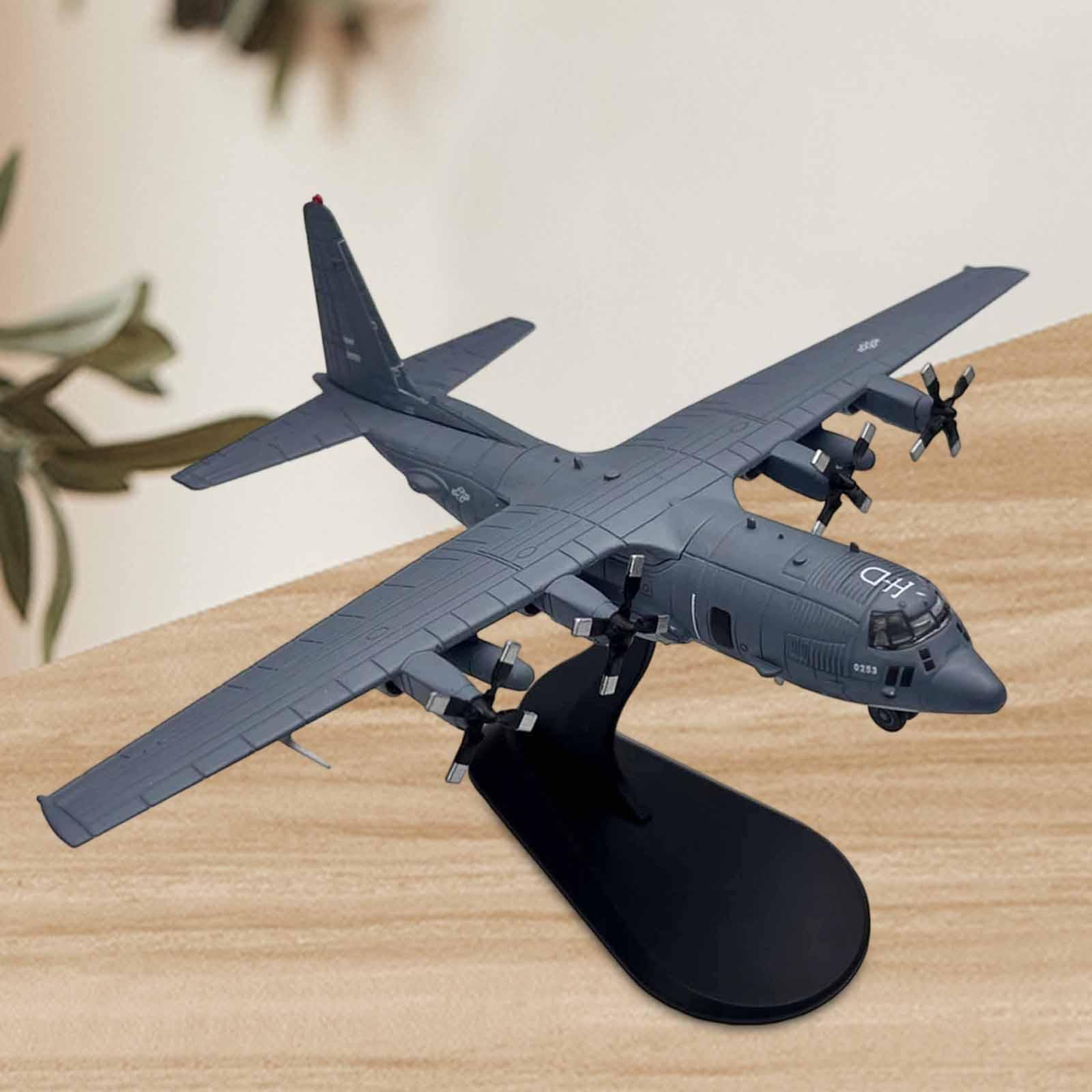 Model Airplane Plastic - Replika Pesawat Tempur 1/200 -130U Diecast,